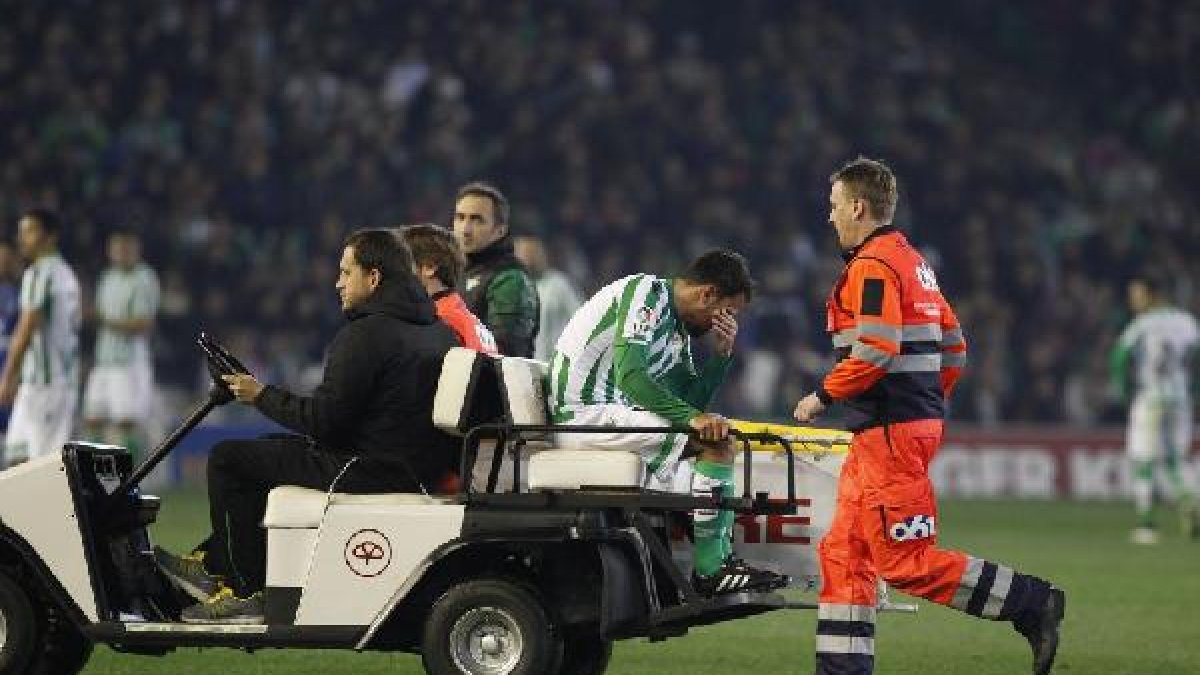 Matilla, instantes después de lesionarse.