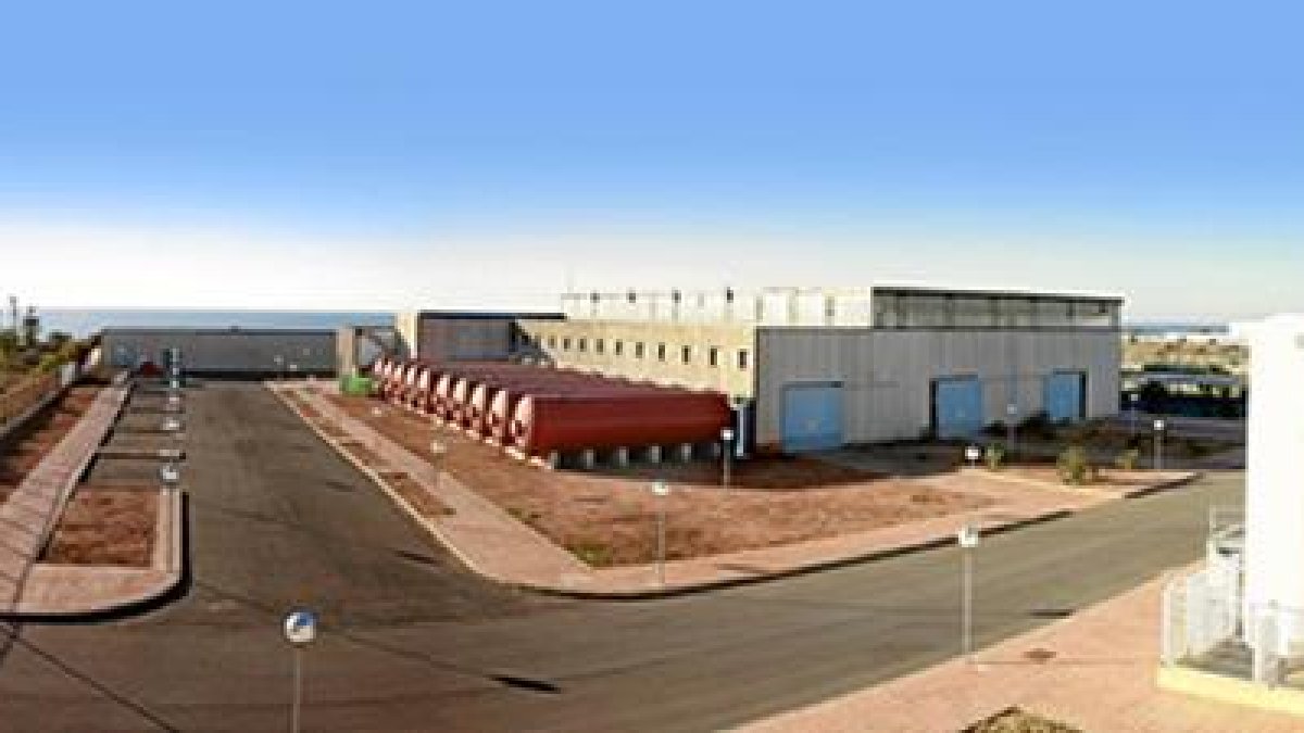 Imagen de la desaladora de Almería.