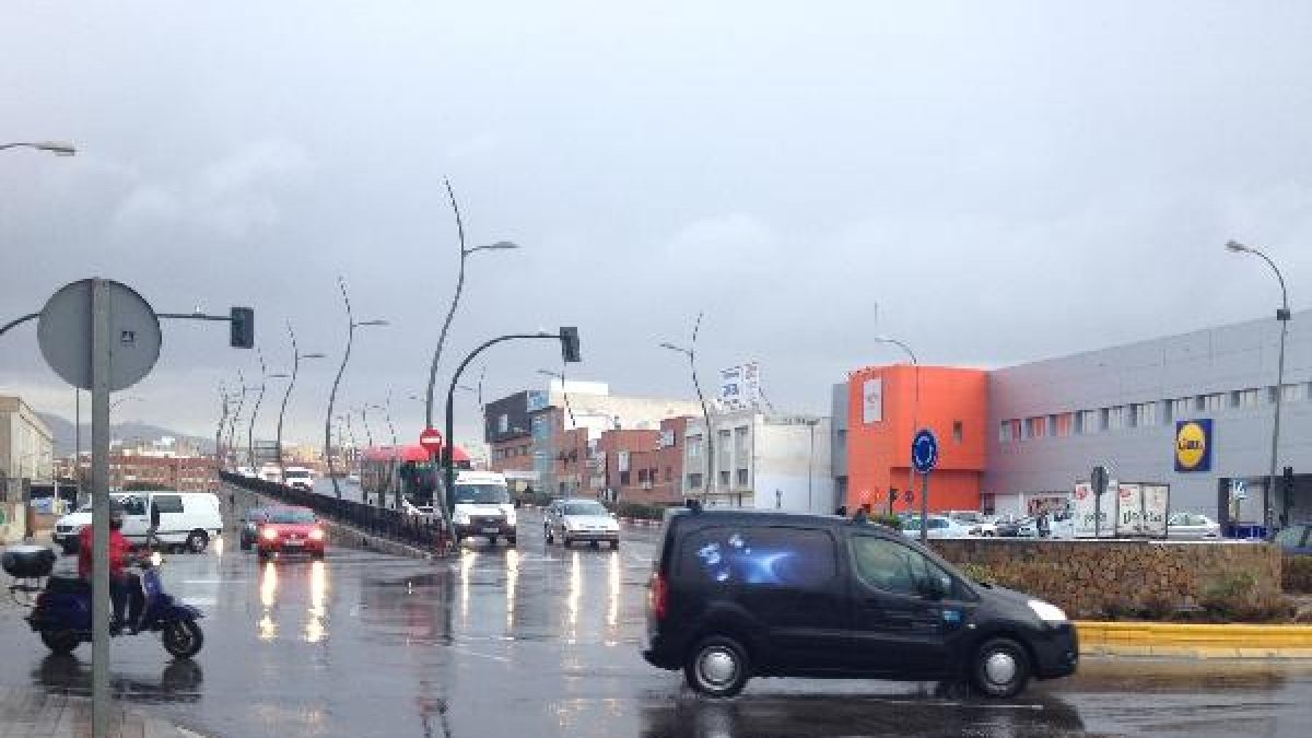 Imagen de esta mañana en la Avenida del Mediterráneo de la capital