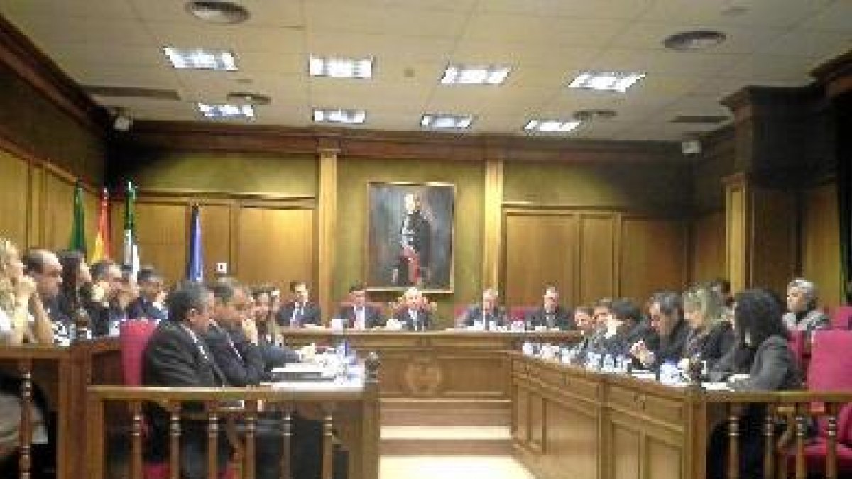 Pleno en el que se rechazó investigar el caso.