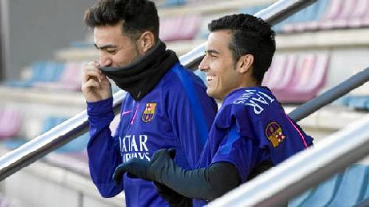 Munir y Pedro muy unidos.