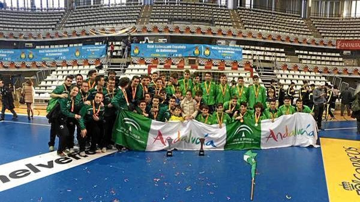Nuestro balonmano sigue sumando.