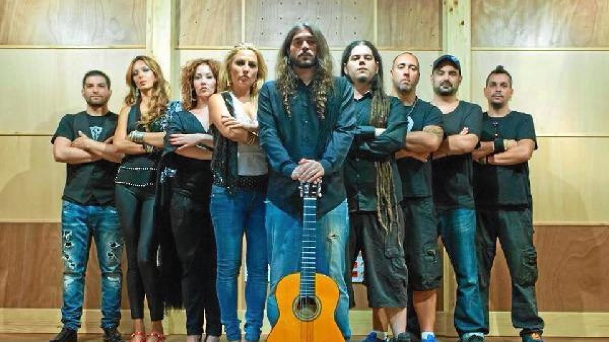 Paco Luque (tercero por la dcha.), con Fausto Taranto (Foto: Fran Ortiz).