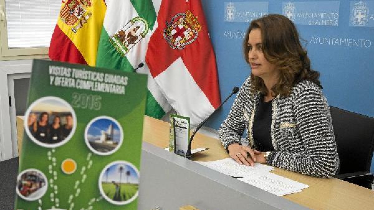 Isabel Fernández, durante la presentación del programa de visitas del trimestre.