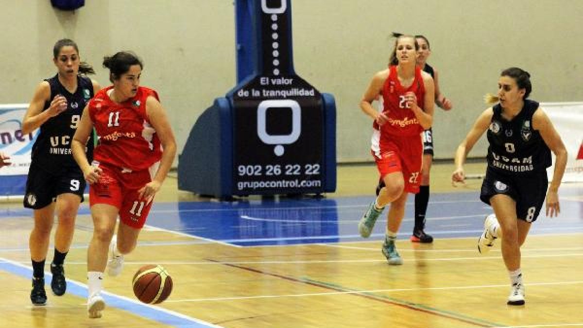 Una jugada del partido.