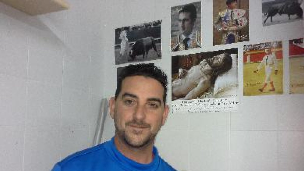 Óscar, en su despacho del campo de la Vega.