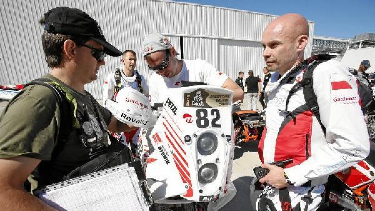 El piloto polaco era debutante en esta gran carrera.