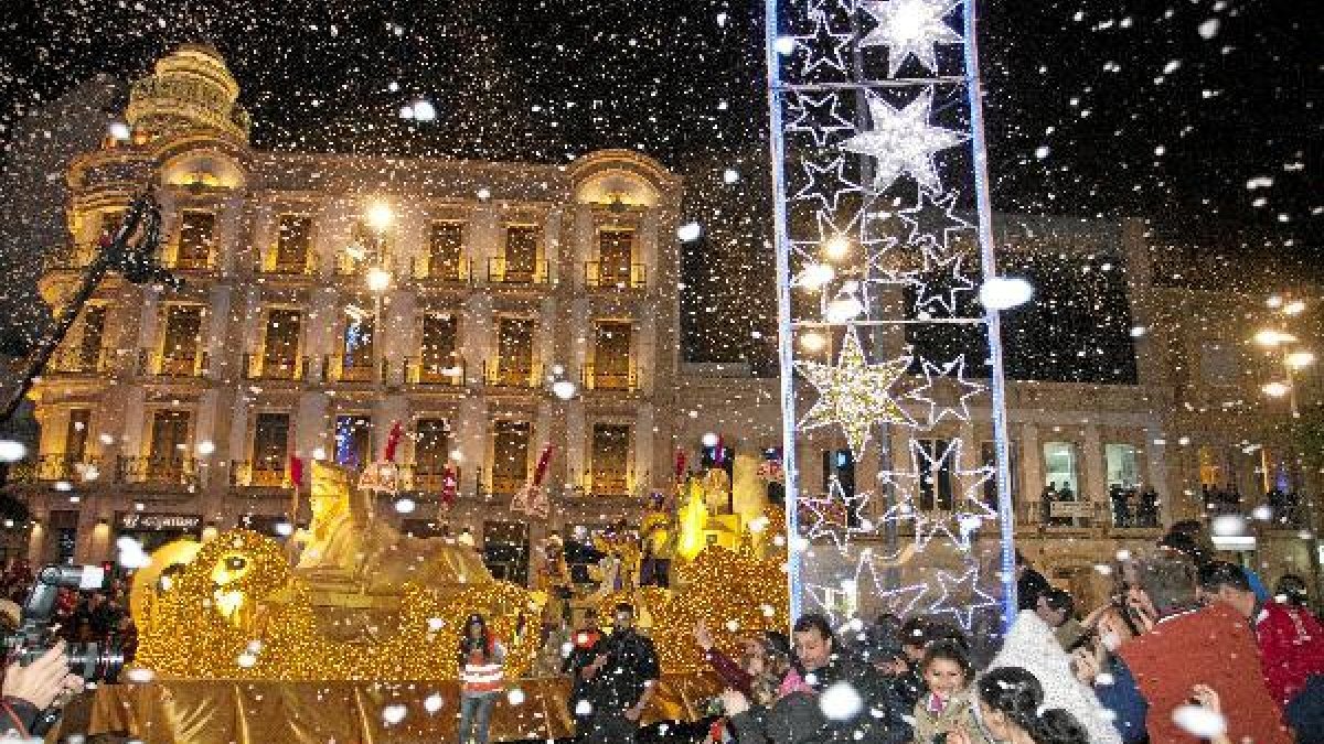 Nevada en la Puerta de Purchena al paso de los Magos.