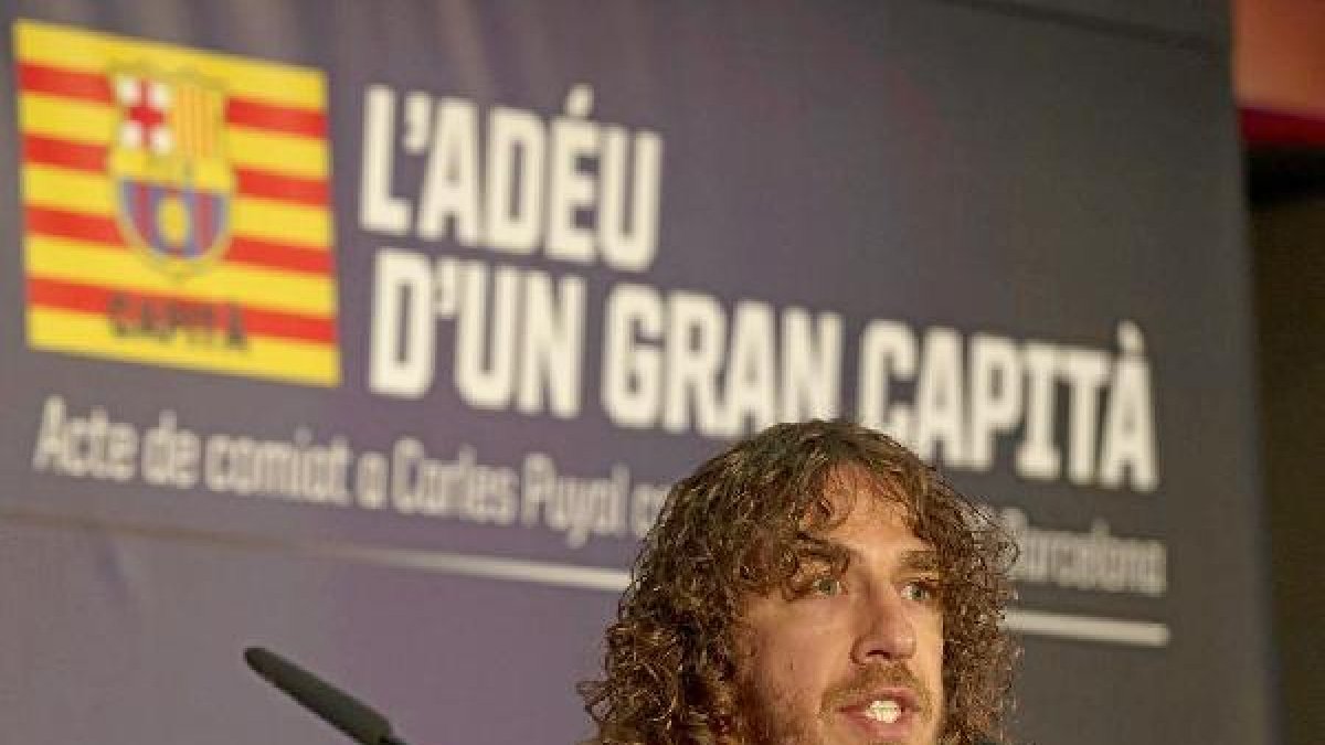 Puyol también abandona el Barça en un día de tormenta.