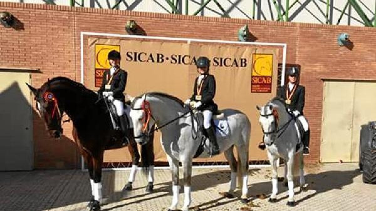 María del Mar con Nibelungo, Laura con Trizago y Rocío con Quater.