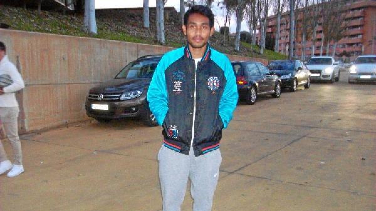 Teerasil Dangda sigue trabajando como el primer día en el Almería.