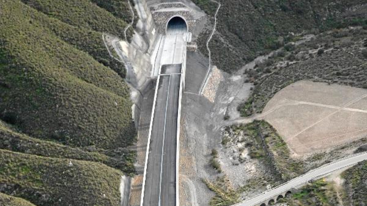 Obras paralizadas del AVE a Almería