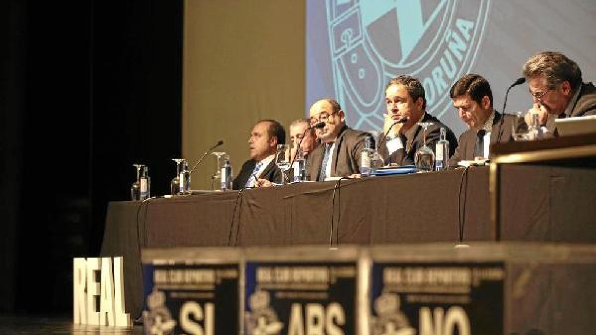 El Deportivo comienza un año vital en lo económico.