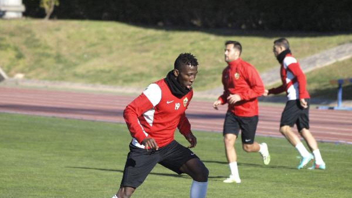 Jonathan en el entreno de este lunes.