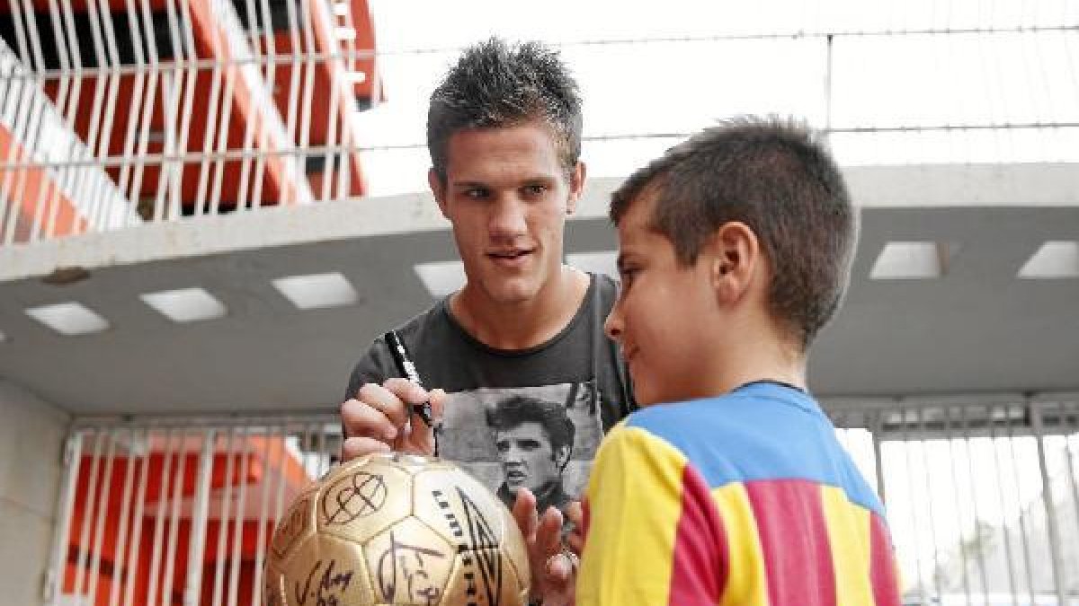 Zuculini no tiene minutos en el Valencia de Nuno.