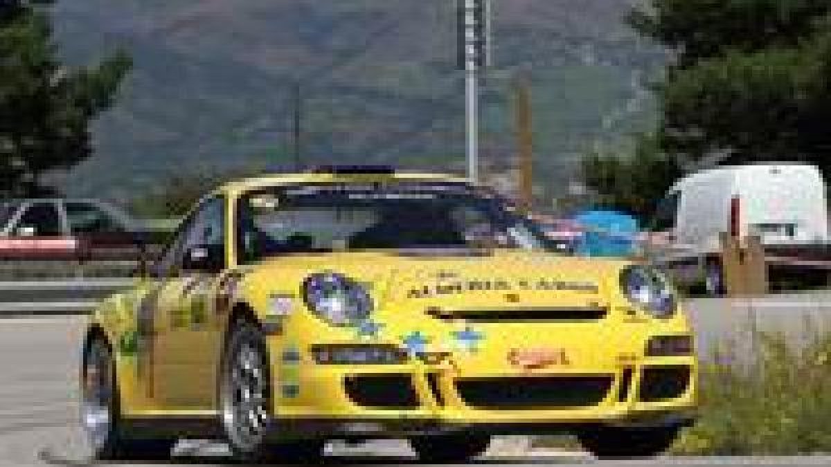 Manuel Maldonado pilotando su Porsche 911 GT3.