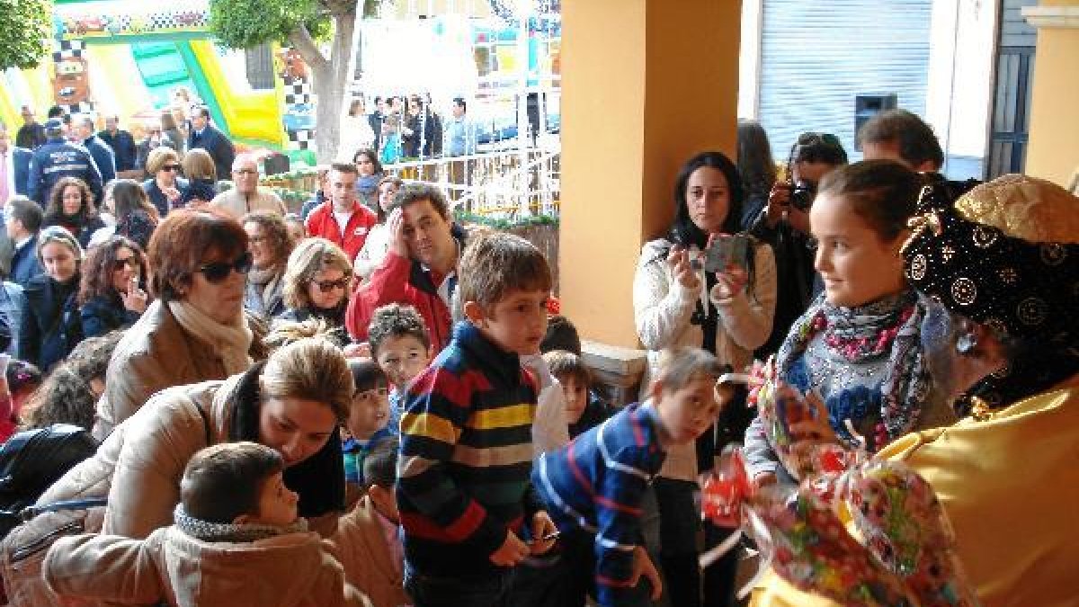 El Cartero Real con los niños