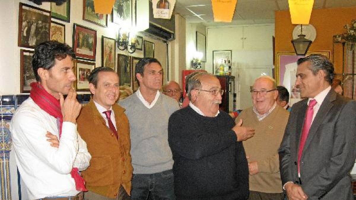 Torres Jerez con Jesús Almería, José Olivencia, los hermanos Ramón y Jorge Pérez Company y Paco Papi