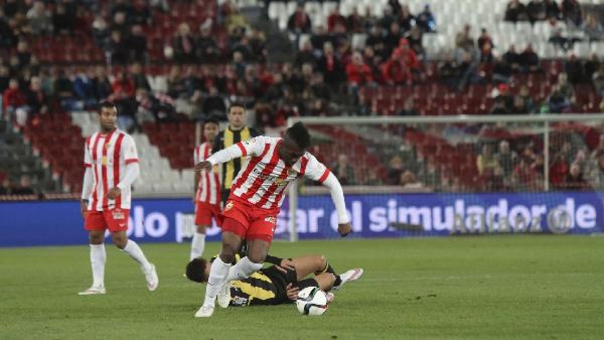 Thievy se lesionó contra el Real Betis.