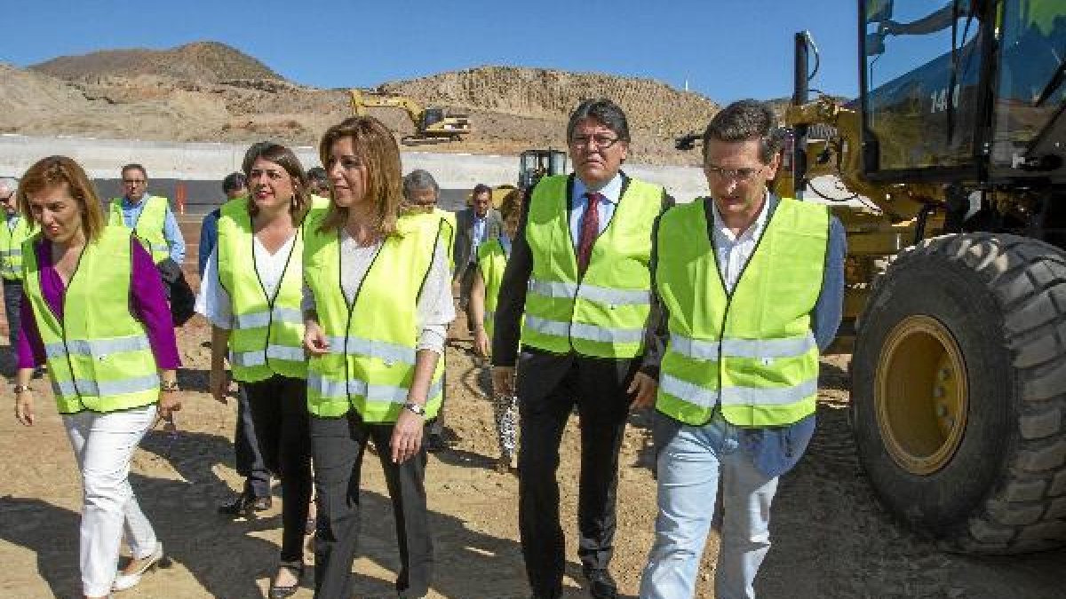 Susana Díaz, en las obras de la Variante de Albox.