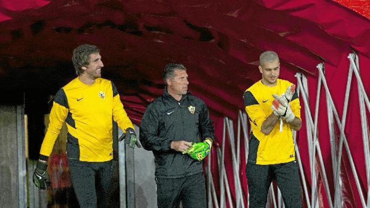 Porteros tiene el Almería para parar la caída libre.