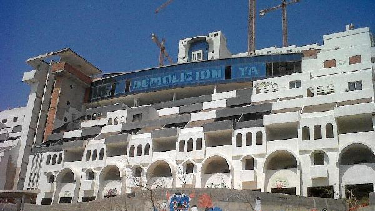 Las obras del hotel llevan paralizadas desde 2006.