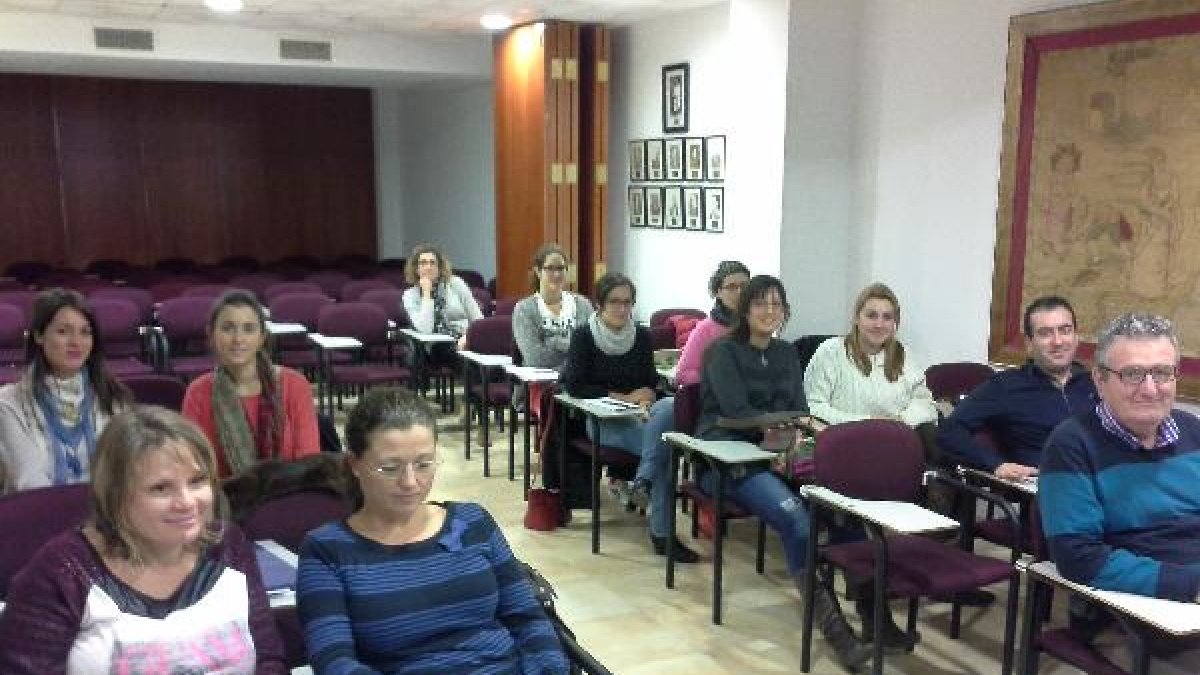 Asistentes al curso de RCP en el Colegio de Enfermería.
