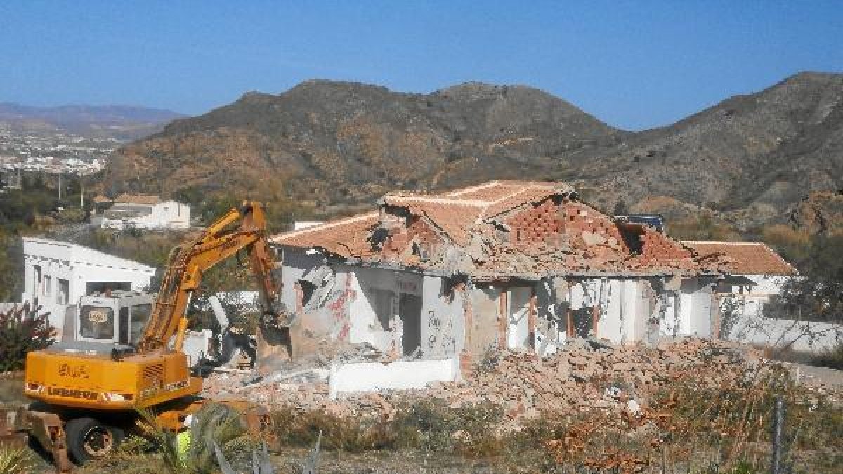 Hace solo unas semanas que se derribaron dos casas en Cantoria.