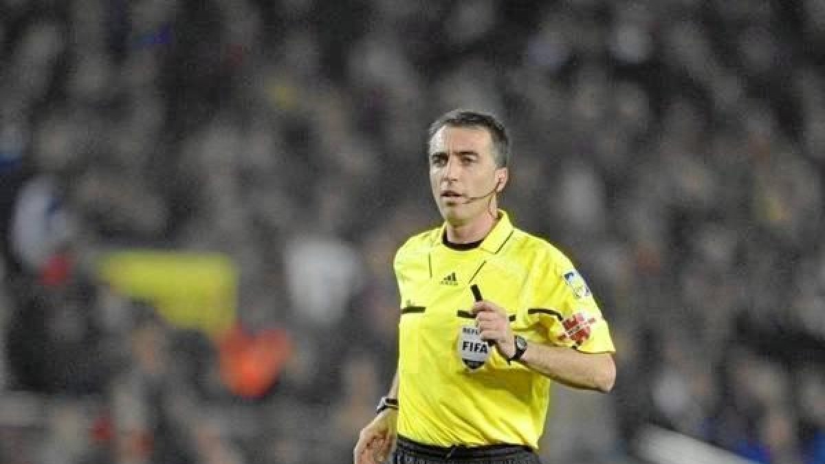 Borbalán sigue brillando en Europa como árbitro Top Champions.