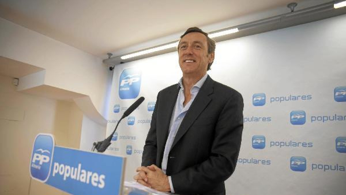 Imagen de Rafael Hernando en rueda de prensa.