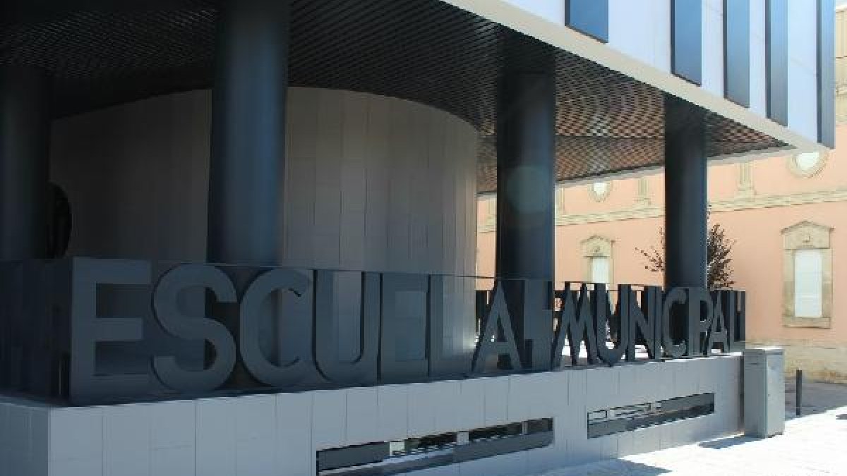 Fachada de la Escuela Municipal de Música de Almería.