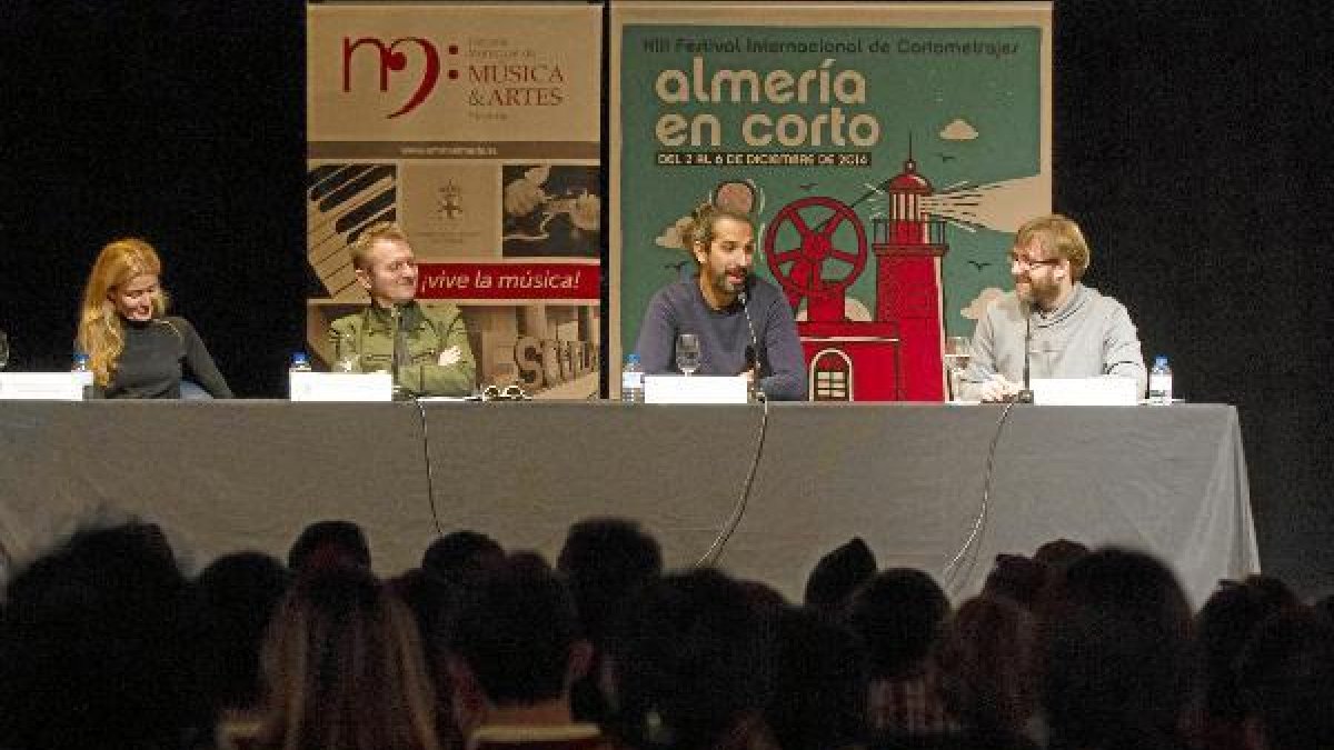 Actividad celebrada ayer en EMMA con Marta Rama y Javier Ruiz Caldera.