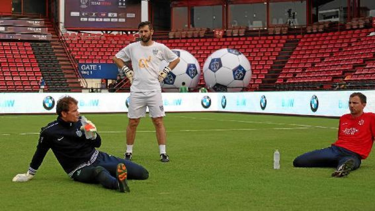 Pendiente de los porteros.