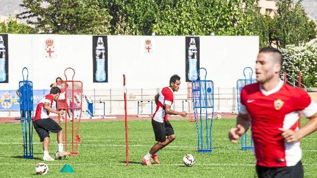 Teerasil Dangda se está integrando en la sociedad almeriense.