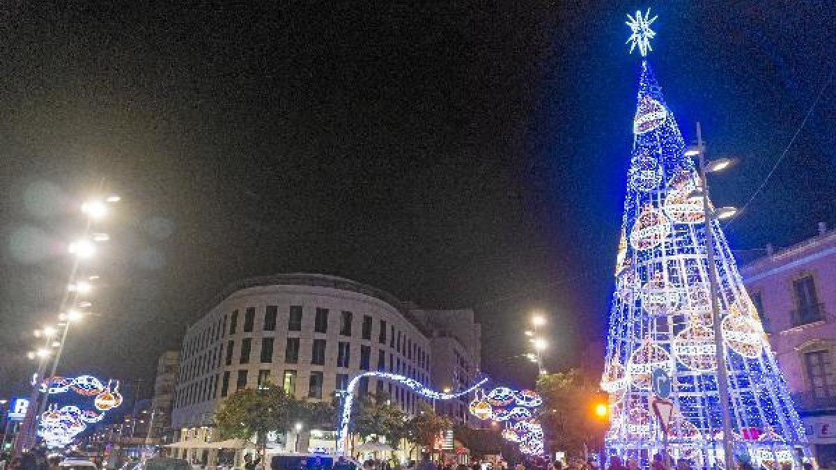 Encendido de la iluminación especial de Navidad.