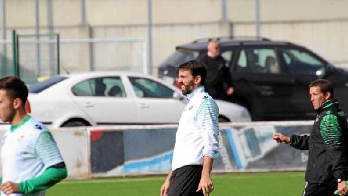 Jordi Figueras ha trabajado hoy con el grupo.