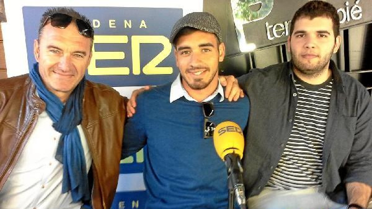 Con su padre y primo en el SER Deportivos.