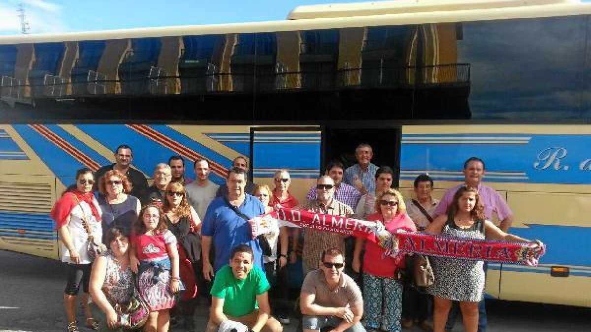 Siempre con su Almería por España.