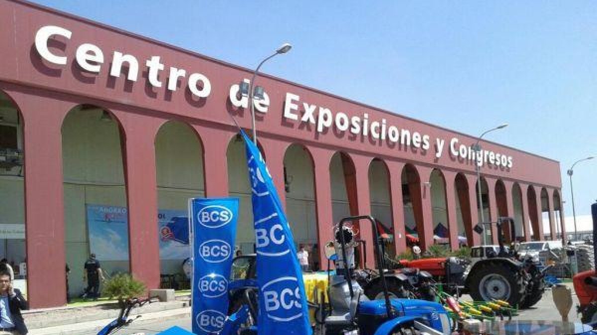 El Palacio de Exposiciones y Congresos durante Expolevante.