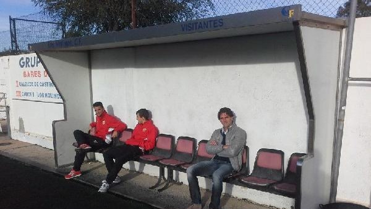 Ortega, entrenador del Almería Juvenil.