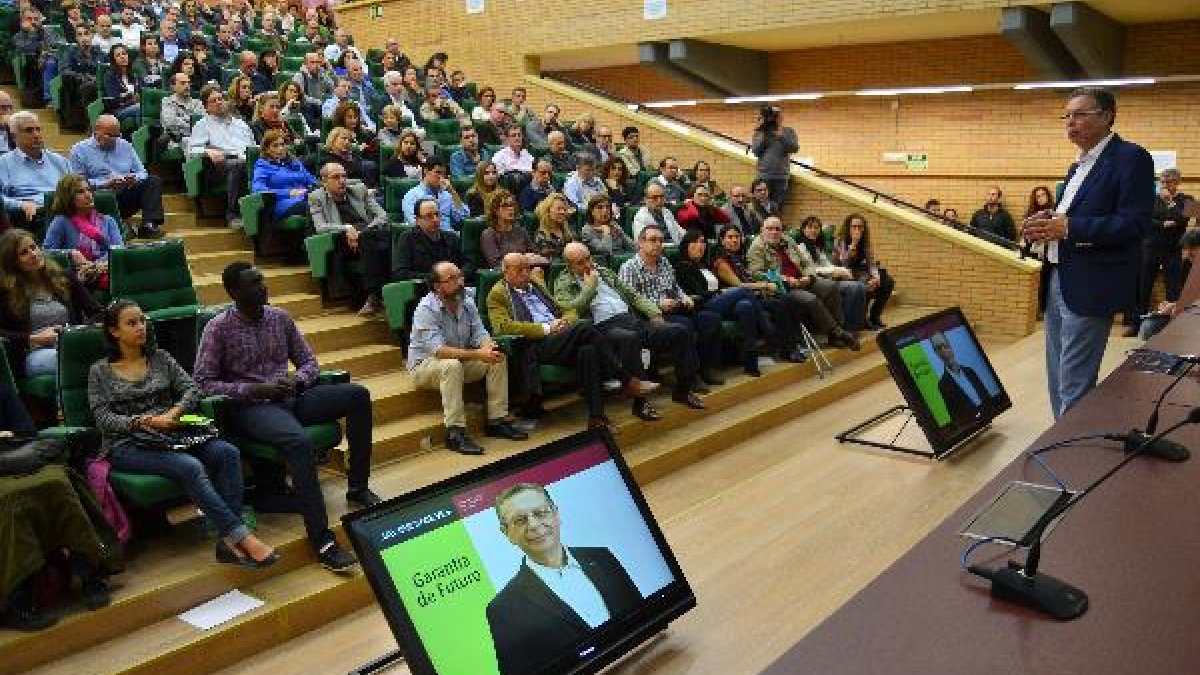 El candidato a rector de la Universidad de Almería, Javier de las Nieves, ayer en el auditorio de la