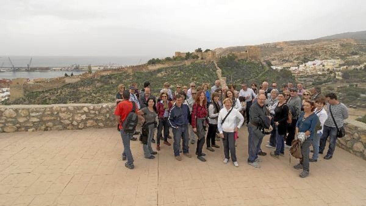 Foto de familia de los participantes en la ruta.