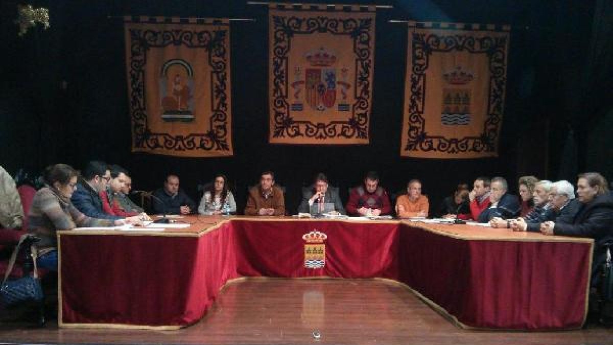 Sesión plenaria celebrada en el salón de actos del Ayuntamiento de Albox