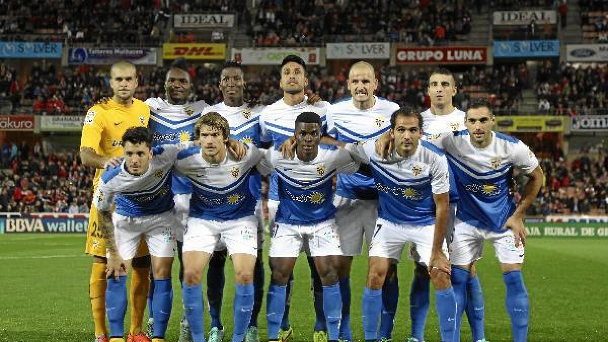 El once del Almería en Granada.