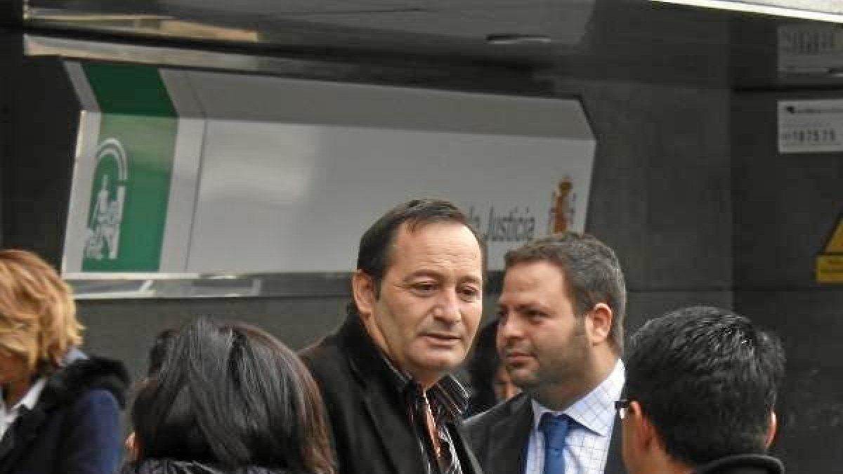 Cándido Trabalón en una de sus visitas a los juzgados.