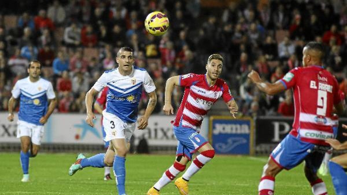 Fran Vélez, en una jugada del partido.