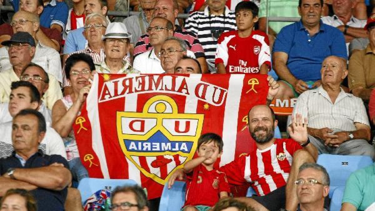 Los seguidores del Almería estarán en el Nuevo Los Cármenes.