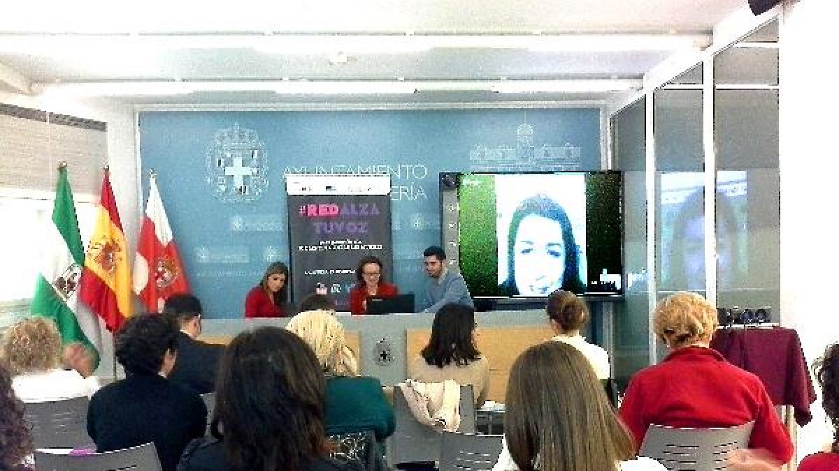 Videoconferencia con la cantante y víctima de violencia, Amparo Sánchez.