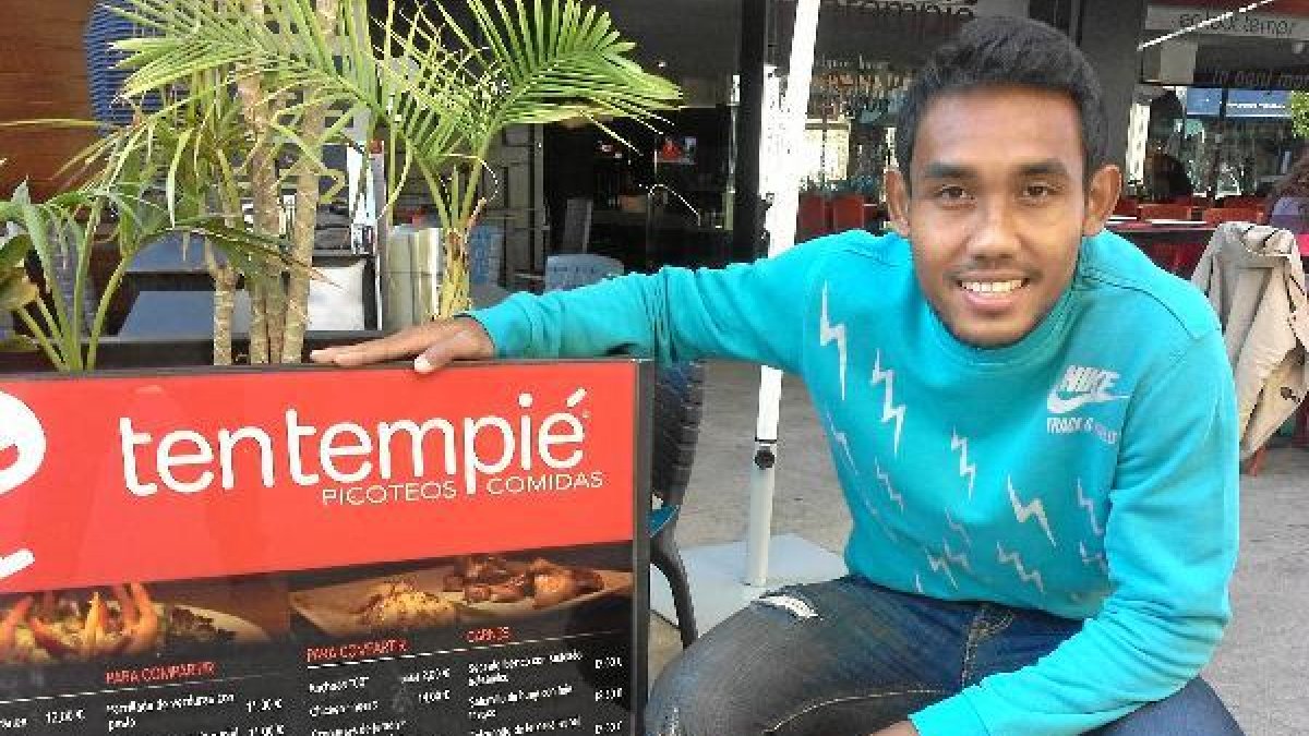 El jugador posa para LA VOZ en Tentempié.