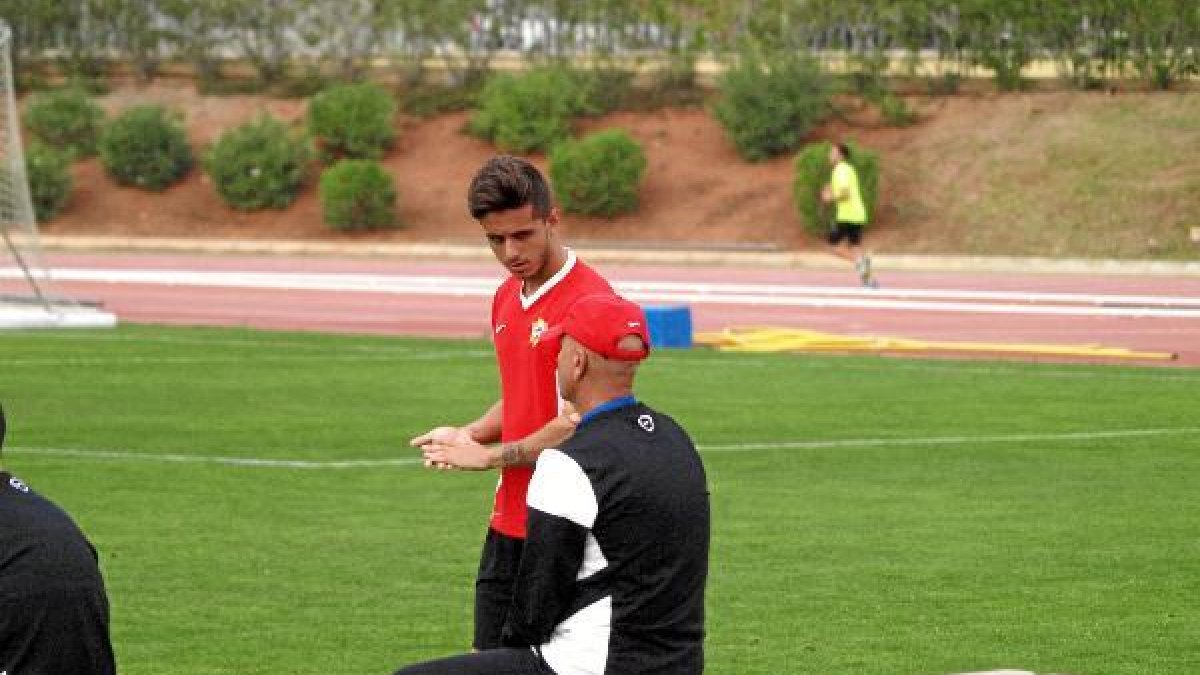 Miguel Rivera hablando con Dani Segura.